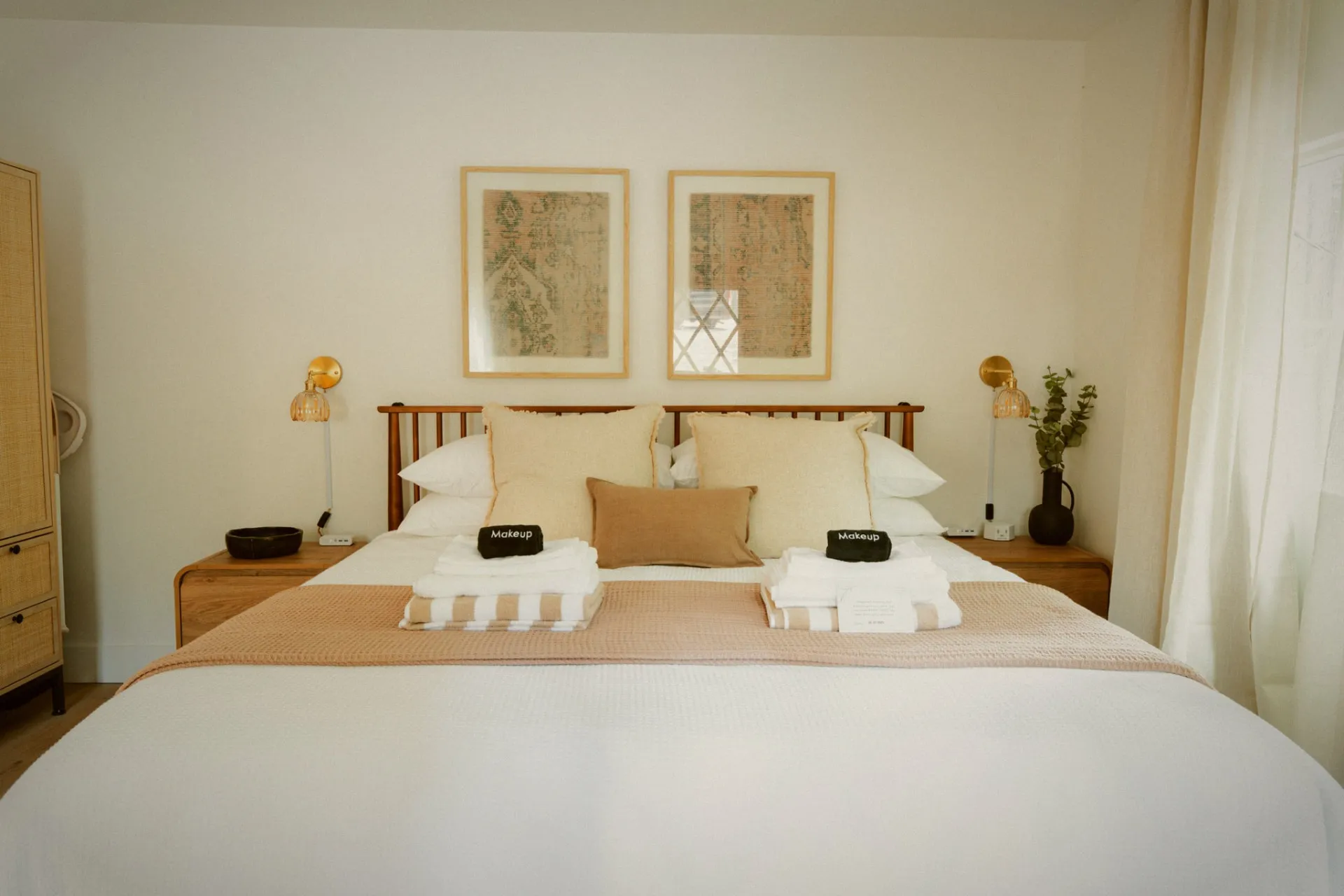 Upstairs King: King bed