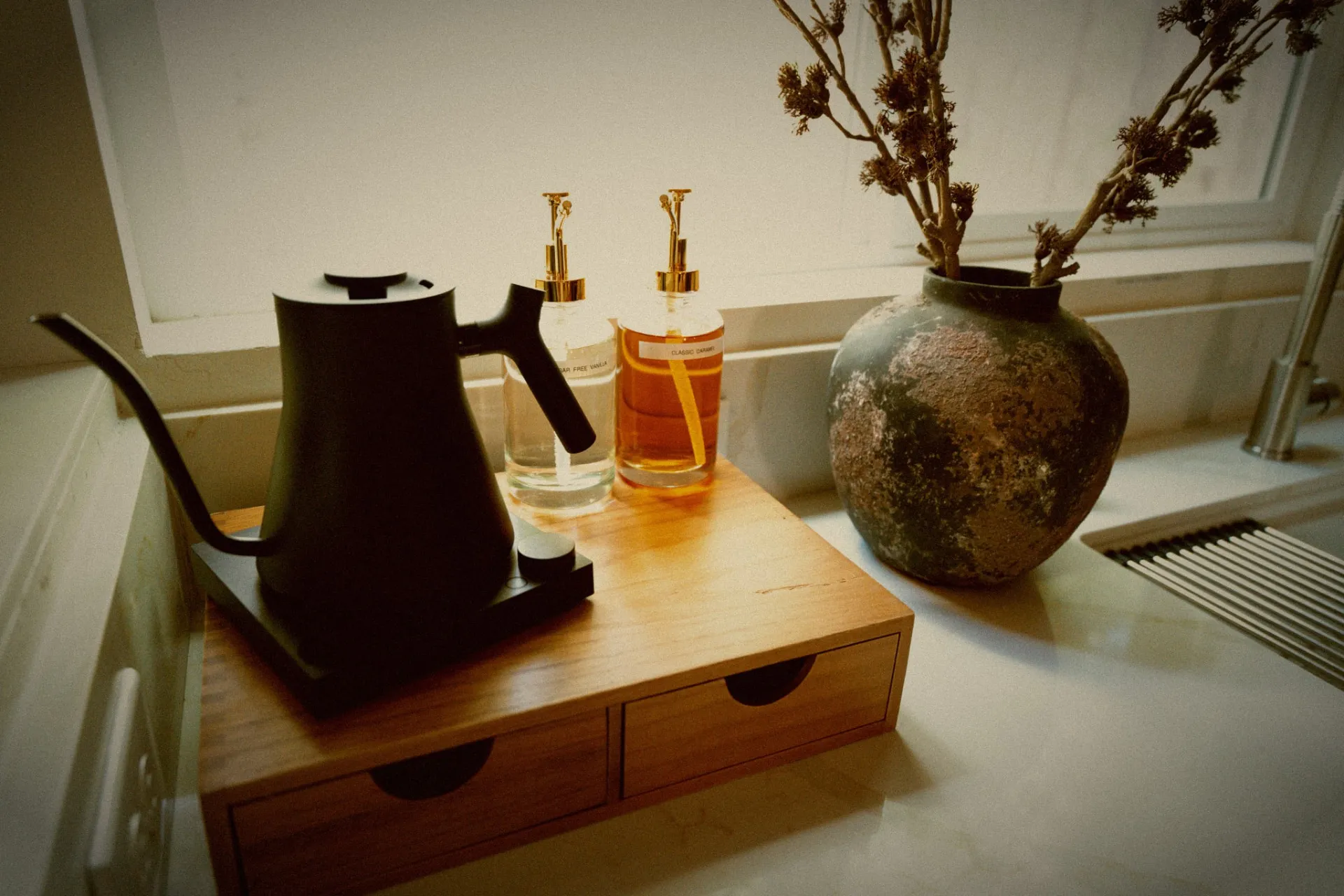Coffee brewing station
